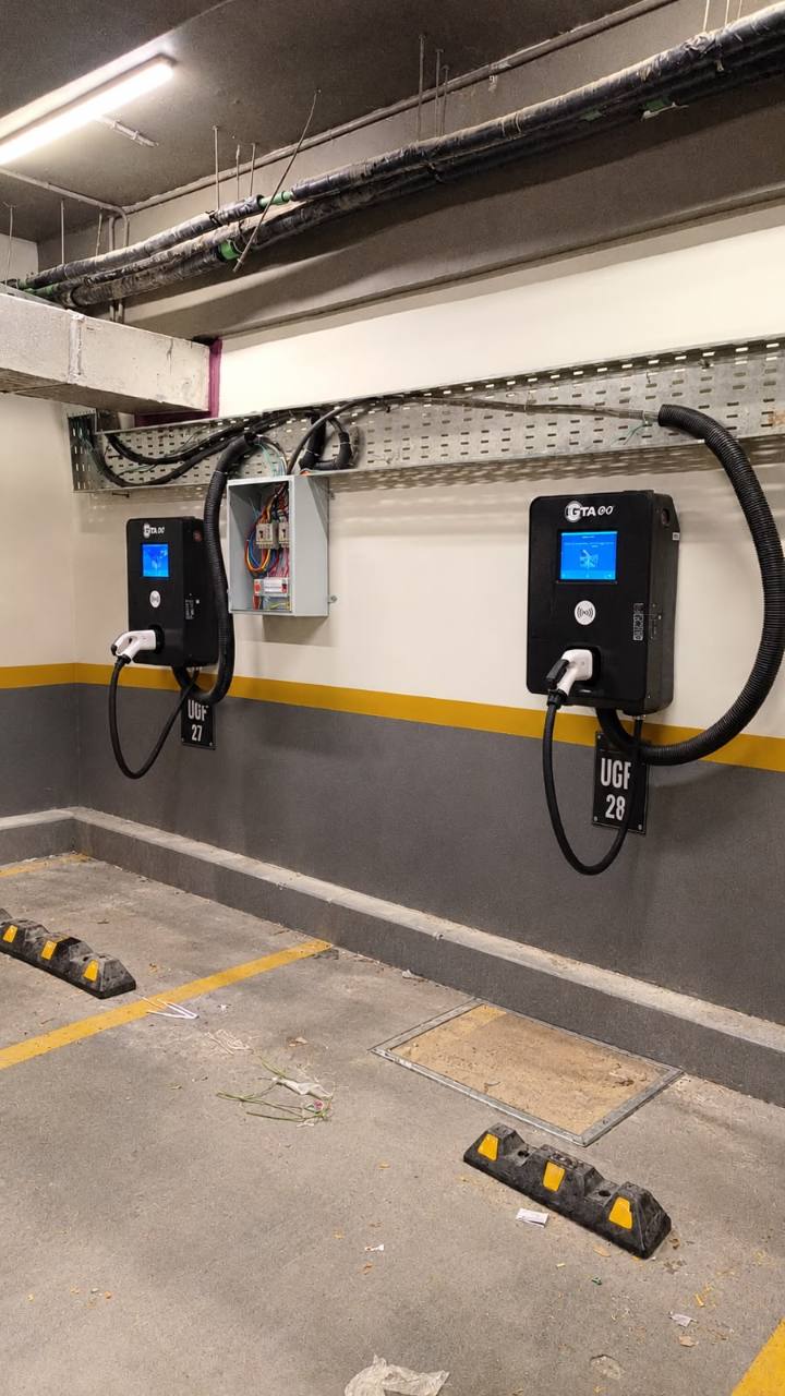 DoubleTree by Hilton Nathiagali EV charging station in Murree, 30 kW CCS2