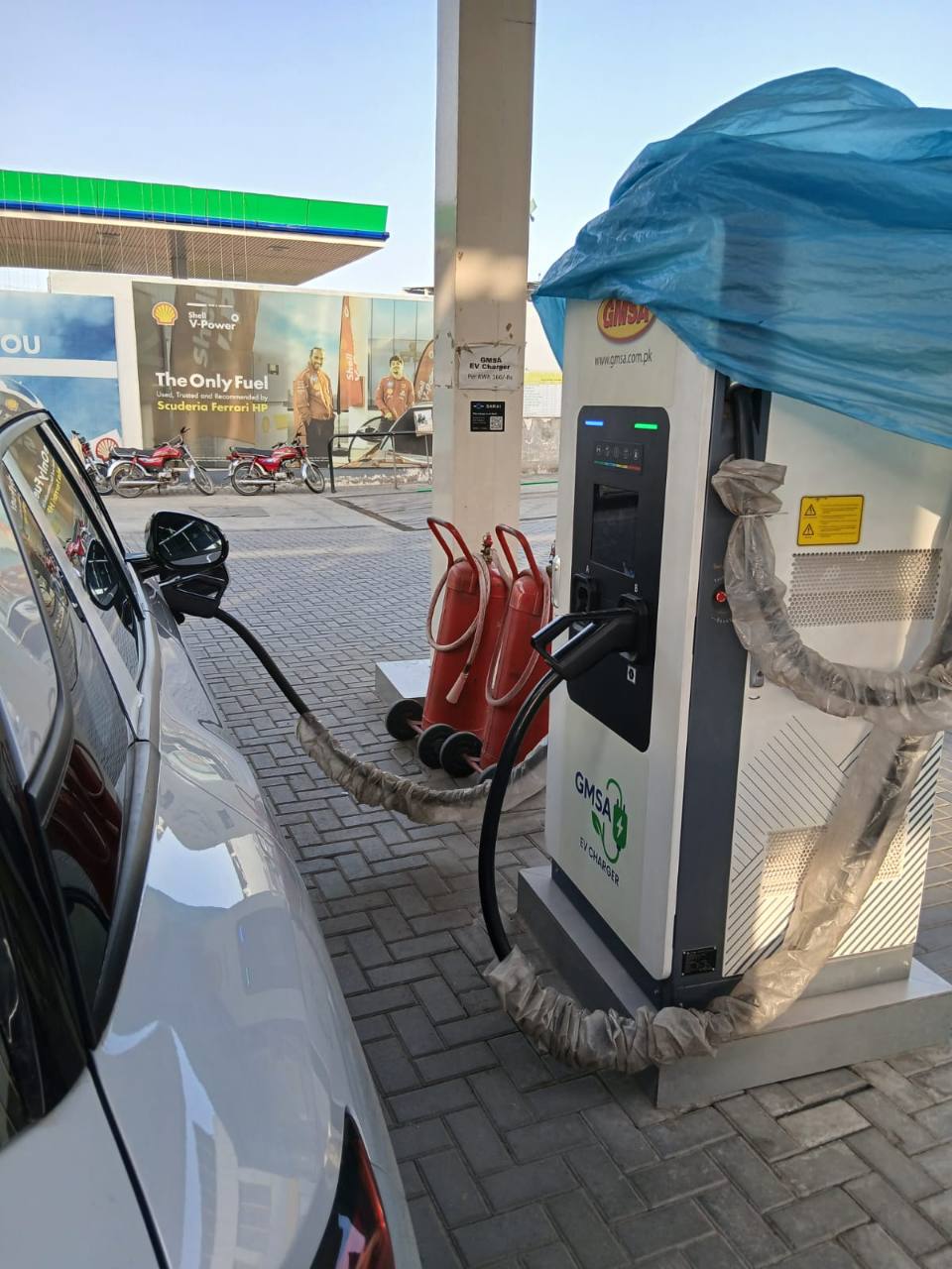 Shell Recharge GMSA EV Charger EV charging station in Faisalabad, 120 kW CCS2/CHADEMO