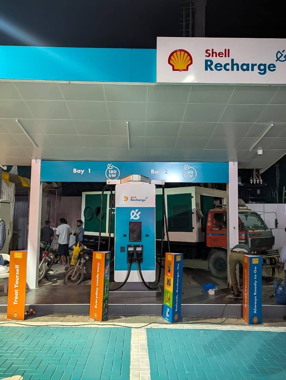 Shell Recharge Shami Road EV charging station in Lahore, 180 kW CCS2