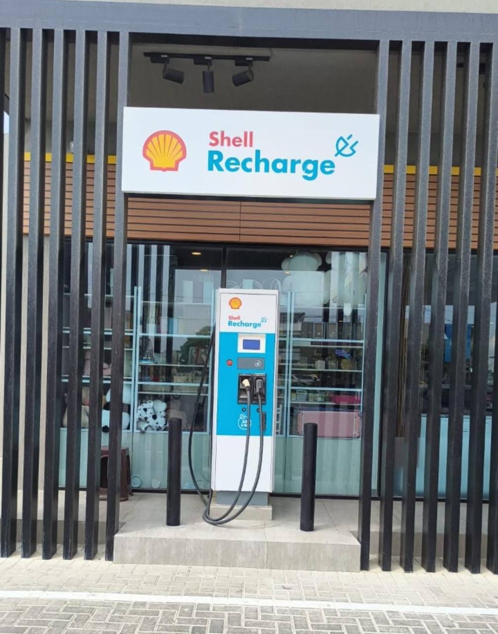 Shell Recharge Creek Vista DHA Phase 8 EV charging station in Karachi, 50 kW CCS2/CHADEMO